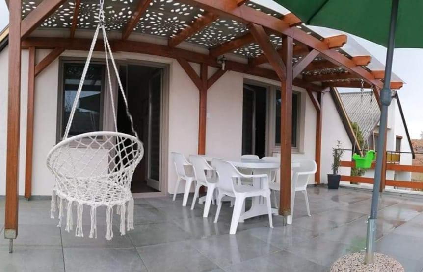 Tinka Haz Apartment Сиофок Екстериор снимка
