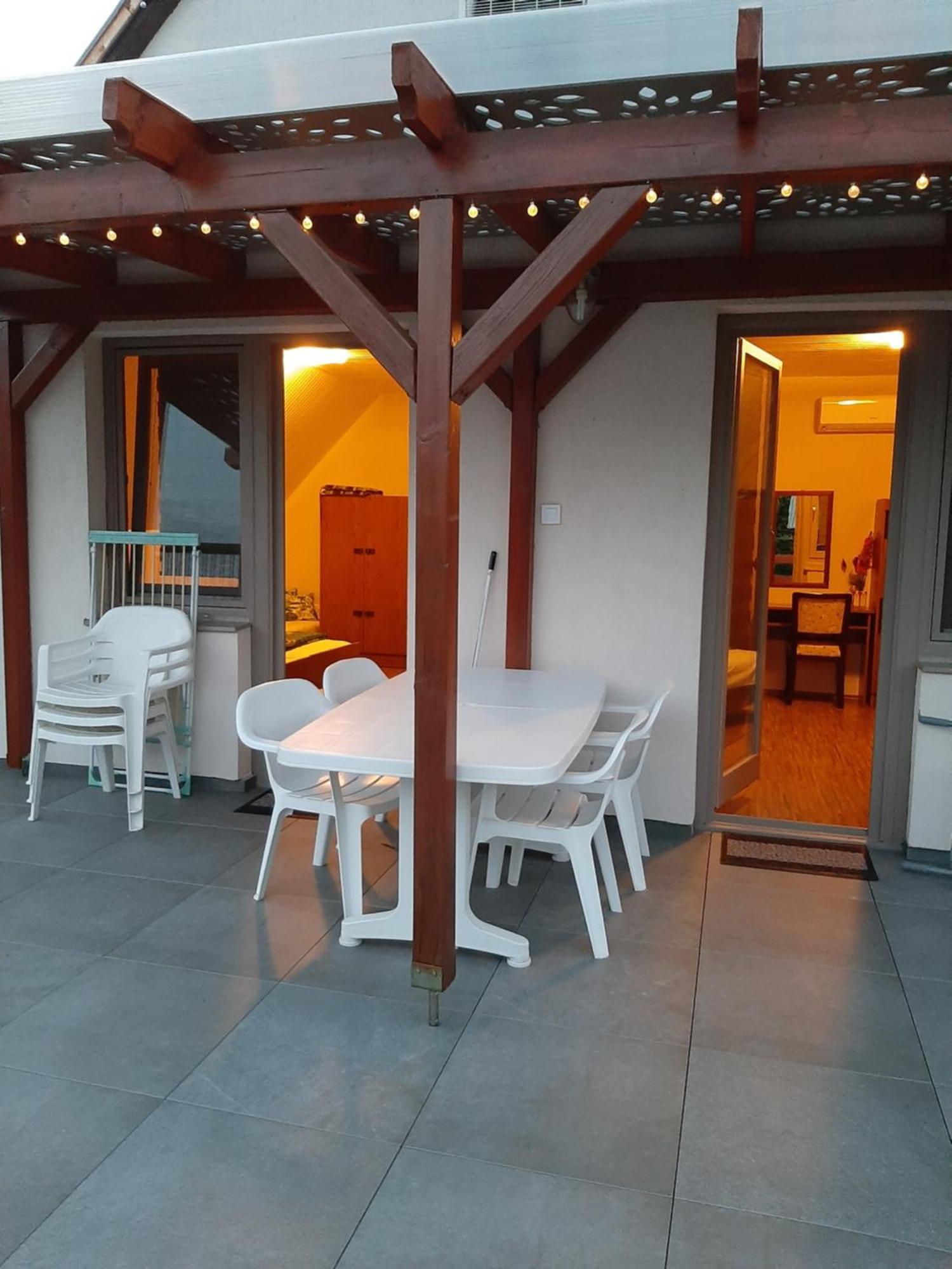 Tinka Haz Apartment Сиофок Екстериор снимка